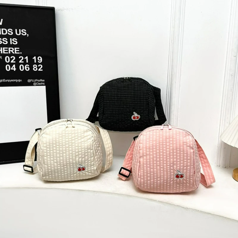Korean Style Embroidered Cherr - Interior Design Korean Style avis et prix